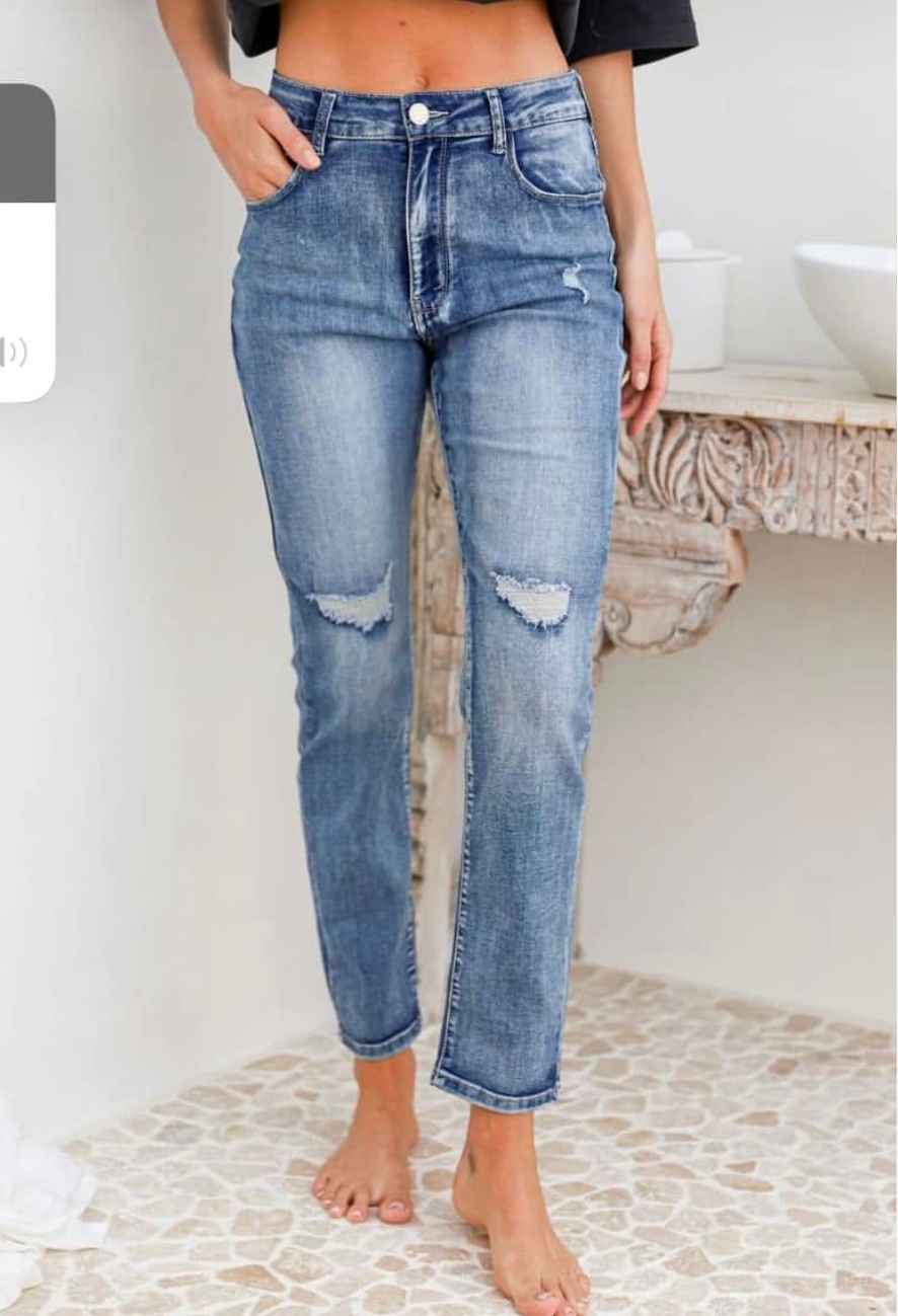 “Mom” Vintage Wash Ripped Jeans | So Jealous Fashion & Accessories